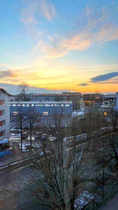 New Apartment With A View In The Town Center Narva Exterior foto